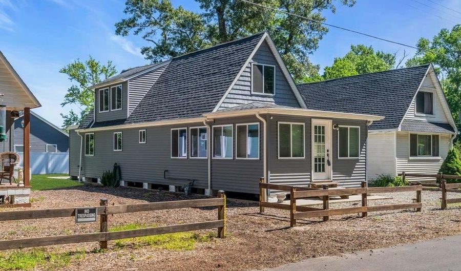375 E BARNEGAT Ave, Bayville, NJ 08721 - 2 Beds, 2 Bath