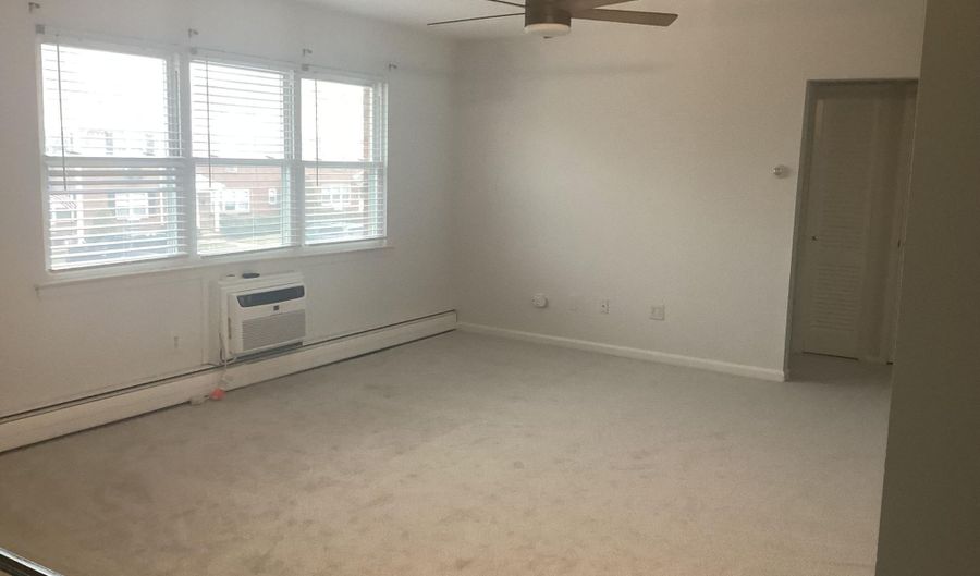 25 King James Ln, Atlantic Highlands, NJ 07716 - 1 Beds, 1 Bath