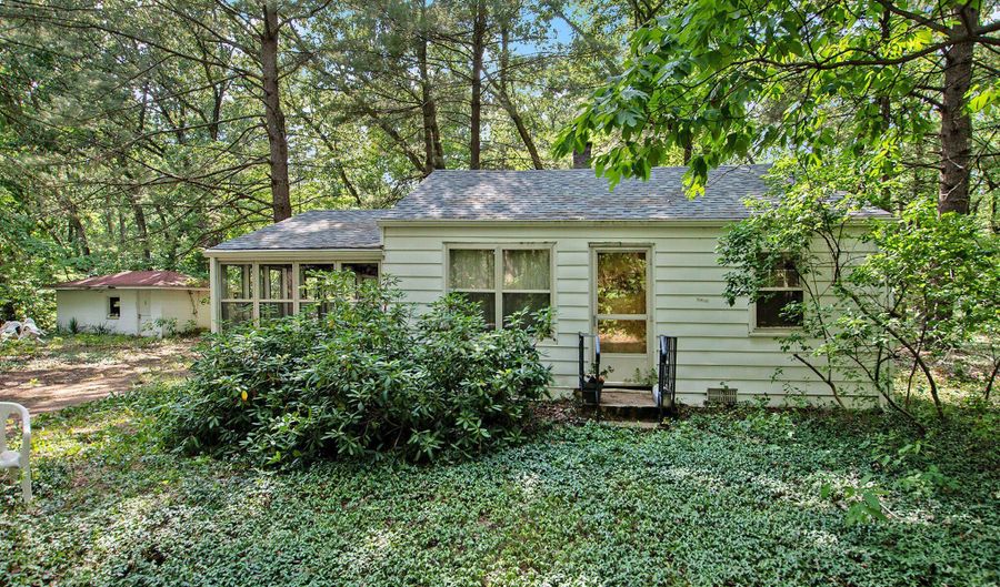 1784 39th St, Allegan, MI 49010 - 2 Beds, 1 Bath