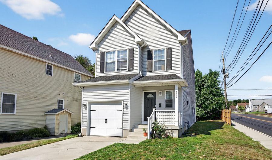 300 SAUNDERS Ave, Bellmawr, NJ 08031 - 3 Beds, 3 Bath