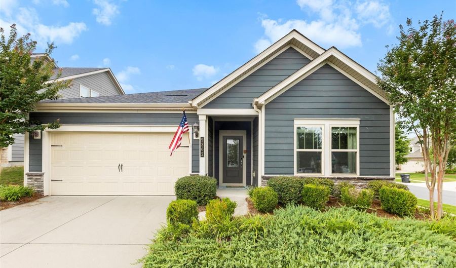 9302 Dufaux Dr, Charlotte, NC 28278 - 3 Beds, 2 Bath