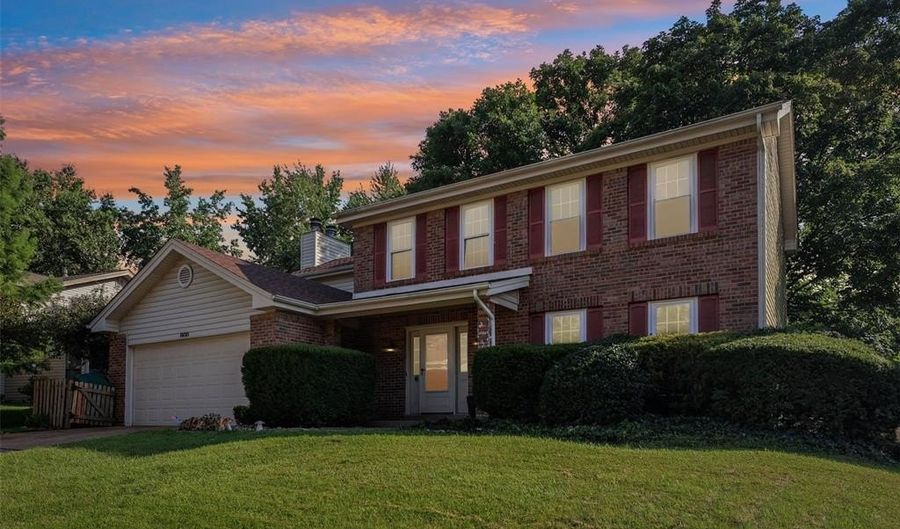 800 Eaglebrooke Dr, Ballwin, MO 63021 - 4 Beds, 3 Bath