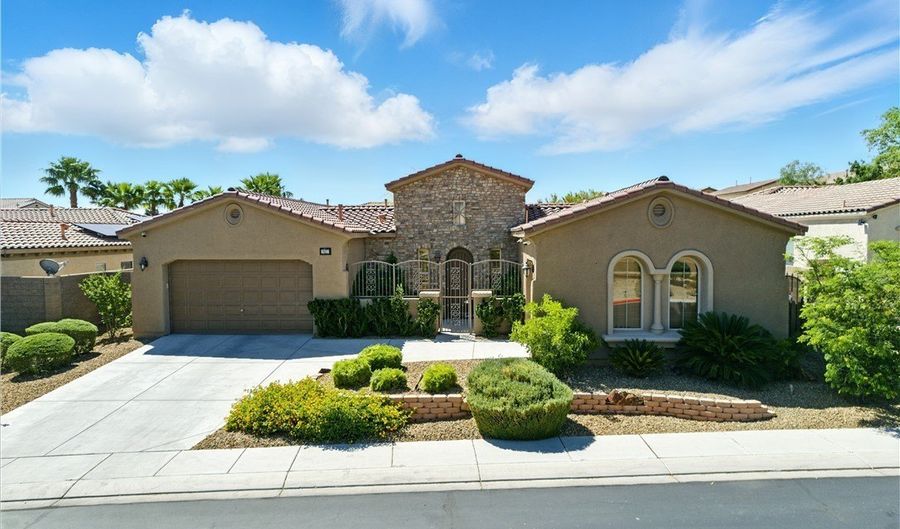 7427 Salvadora Pl, Las Vegas, NV 89113 - 3 Beds, 3 Bath