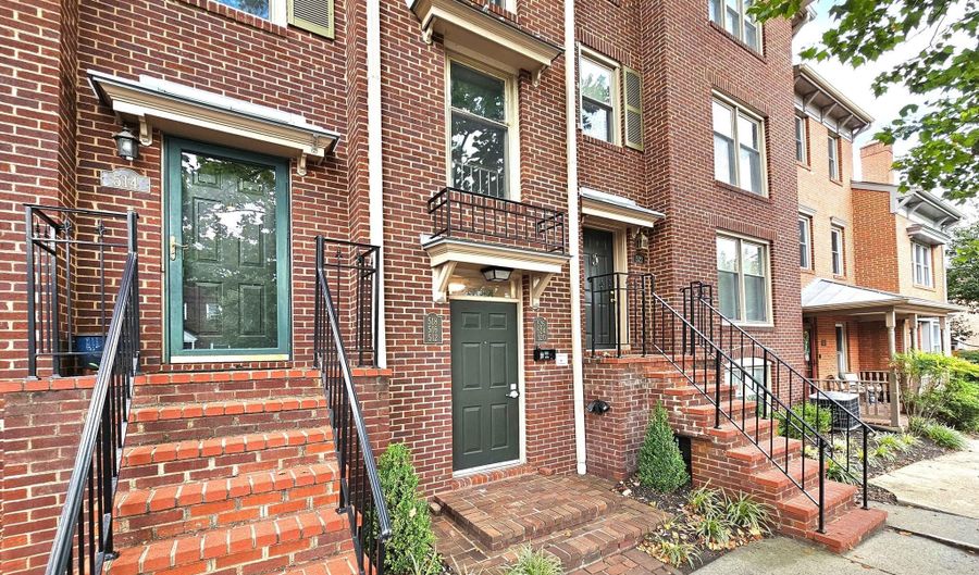 516 N WEST St, Alexandria, VA 22314 - 2 Beds, 1 Bath