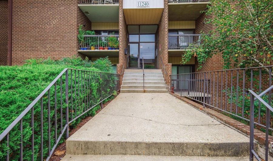 11240 CHERRY HILL Rd #18, Beltsville, MD 20705 - 1 Beds, 1 Bath