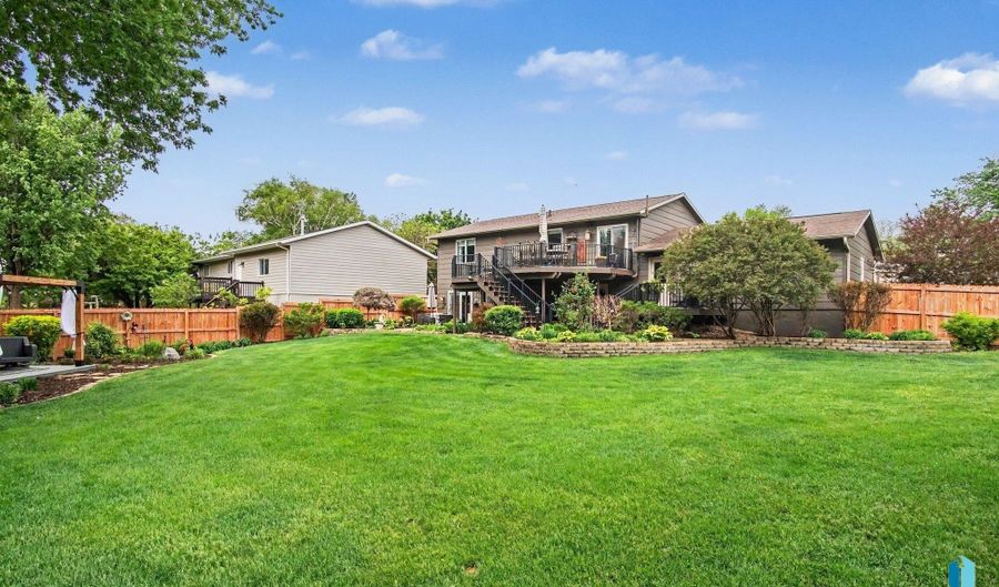 904 S Patrician Ct, Brandon, SD 57055 - 3 Beds, 2 Bath