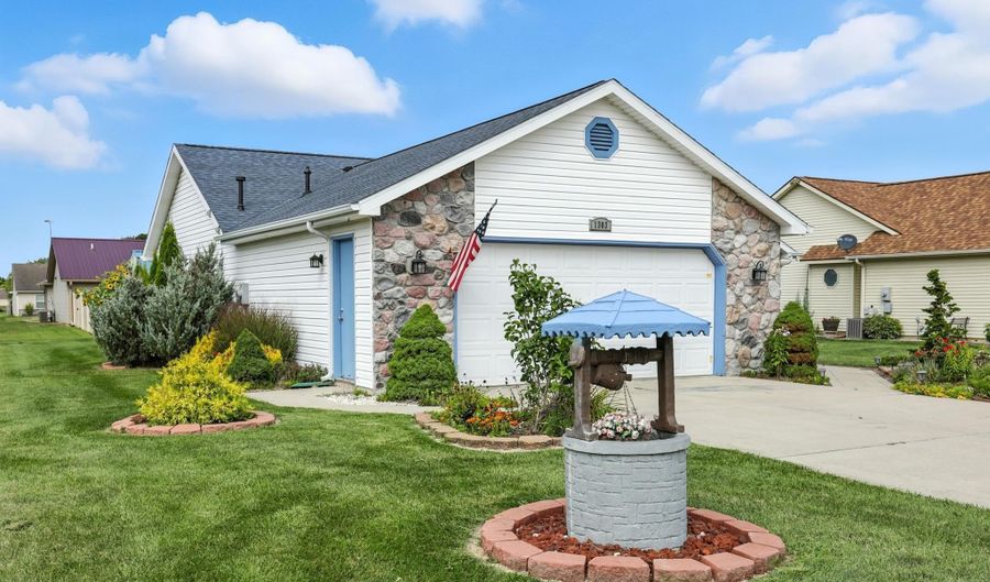 1303 Virginia Ln, Auburn, IN 46706 - 3 Beds, 2 Bath