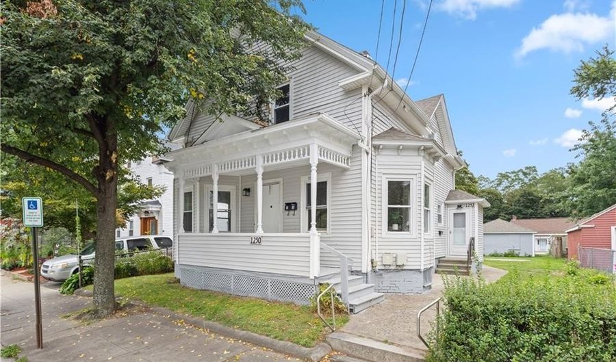 1250 Cranston St, Cranston, RI 02905 - 5 Beds, 2 Bath