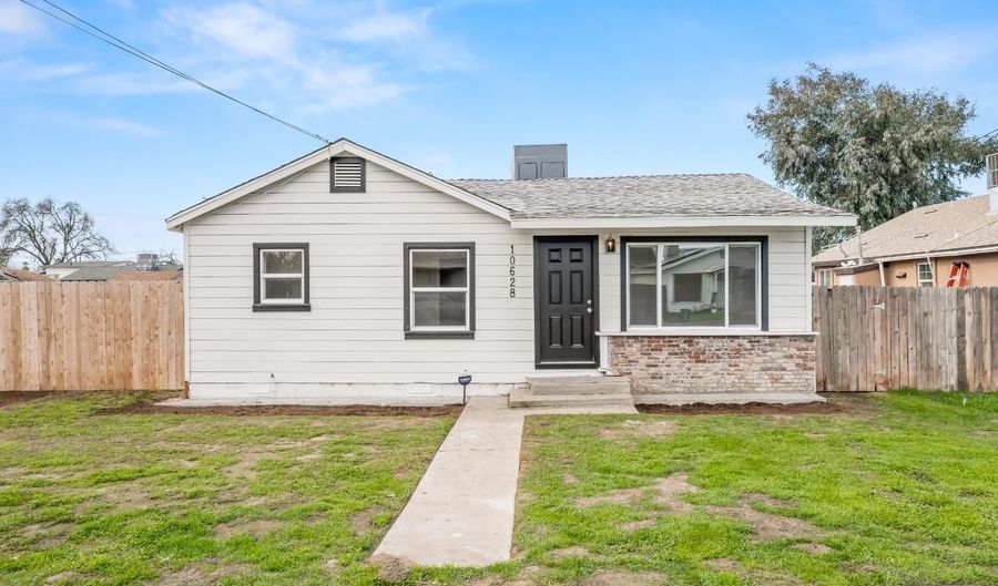 10628 Balm Of Gilead, Armona, CA 93202 - 3 Beds, 1 Bath