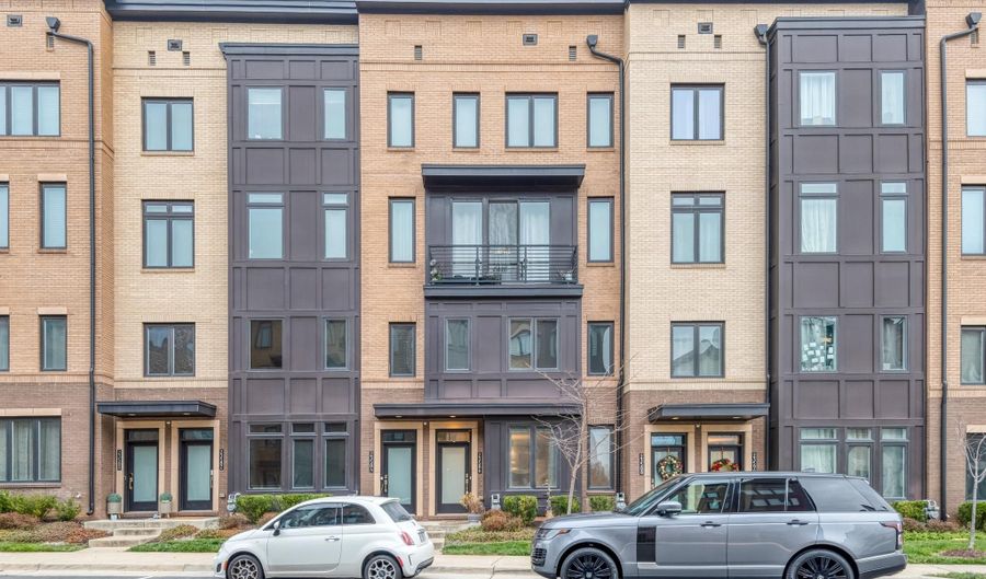 23586 WATERFORD DOWNS Ter, Ashburn, VA 20148 - 3 Beds, 3 Bath