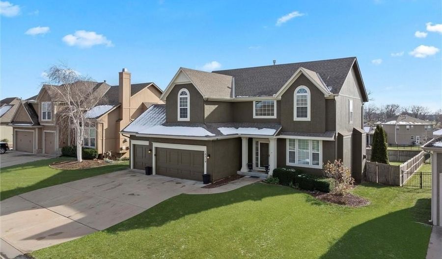 14219 Amanda Ln, Basehor, KS 66007 - 4 Beds, 3 Bath