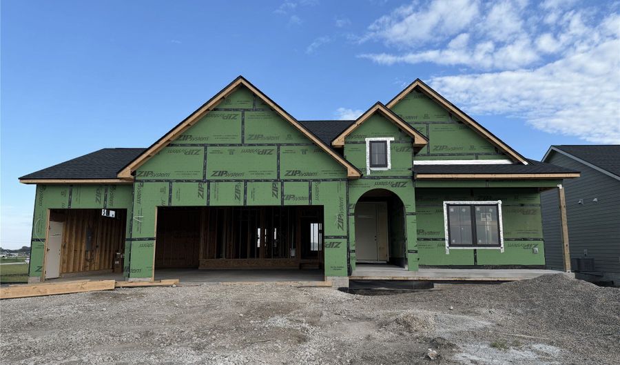 4286 3rd Avenue Ct SE, Altoona, IA 50009 - 5 Beds, 3 Bath