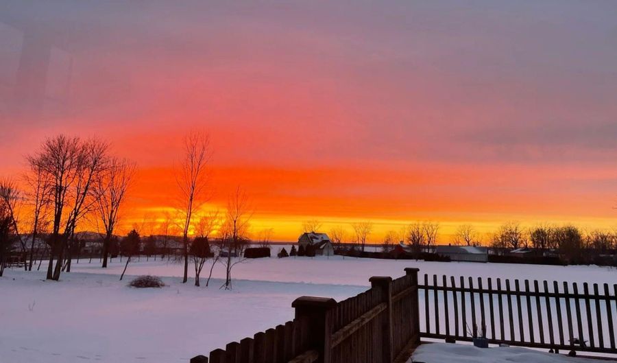 382 S Main St, Alburgh, VT 05440 - 5 Beds, 6 Bath