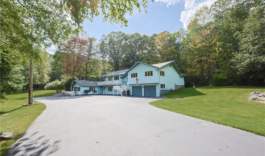 85 Indian Trl, Glocester, RI 02814 - 4 Beds, 3 Bath