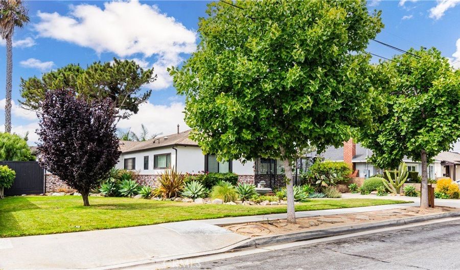 2240 W 231st St, Torrance, CA 90501 - 3 Beds, 2 Bath
