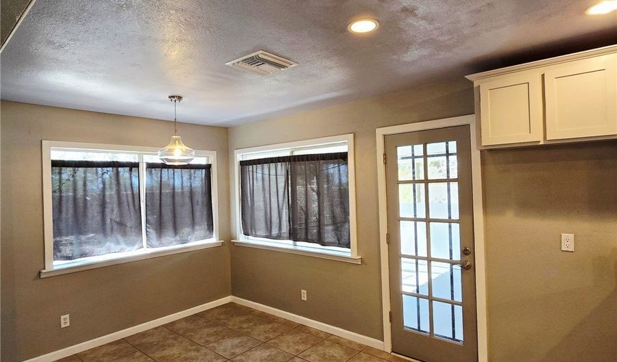 20221 Modoc 20221, Apple Valley, CA 92308 - 3 Beds, 2 Bath