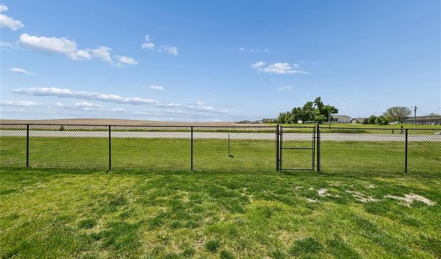 612 Deer Ridge Dr, Atkins, IA 52206 - 5 Beds, 3 Bath
