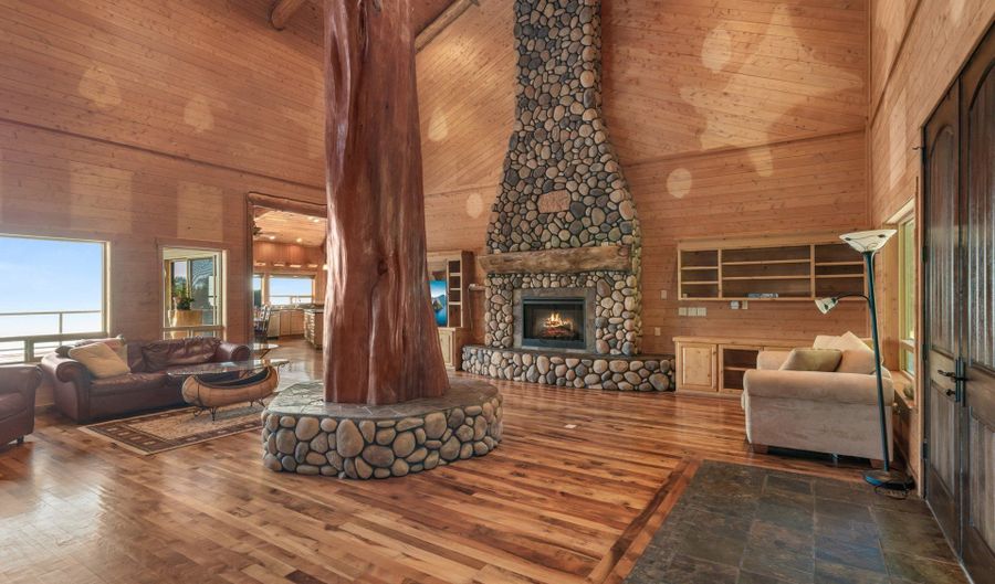 99075 MCVAY CREEK Rd, Brookings, OR 97415 - 5 Beds, 5 Bath