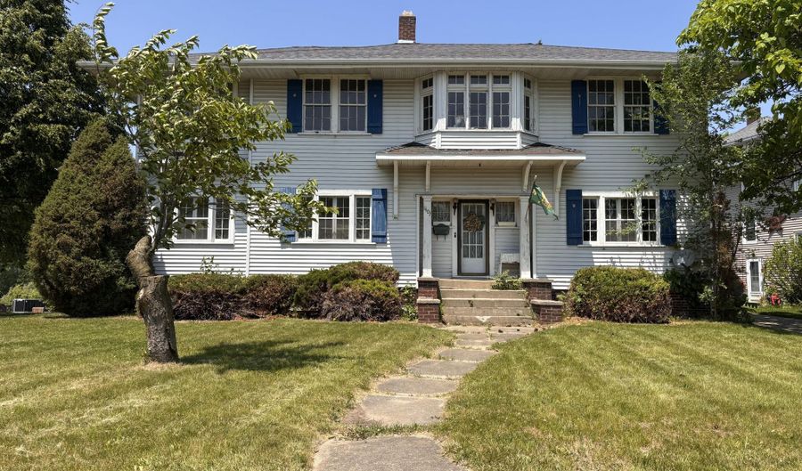 1407 Michigan Ave, Alma, MI 48801 - 5 Beds, 2 Bath