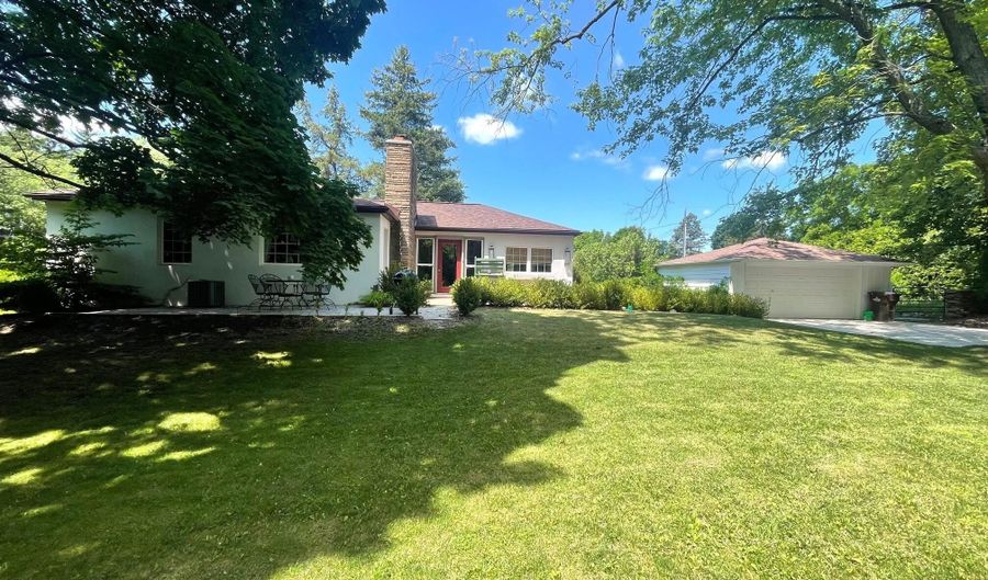 2185 Ayrshire Dr, Ann Arbor, MI 48105 - 3 Beds, 3 Bath