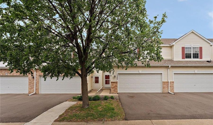 15332 Floret Way, Apple Valley, MN 55124 - 3 Beds, 3 Bath