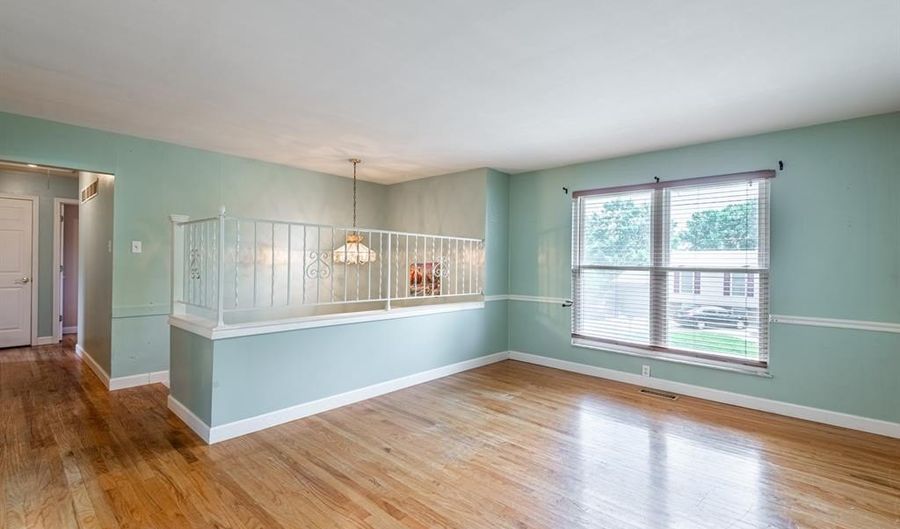 1907 Lone Pine Dr, Arnold, MO 63010 - 3 Beds, 2 Bath