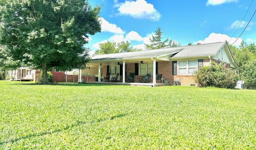 126 Moore St, Abbeville, SC 29620 - 3 Beds, 2 Bath