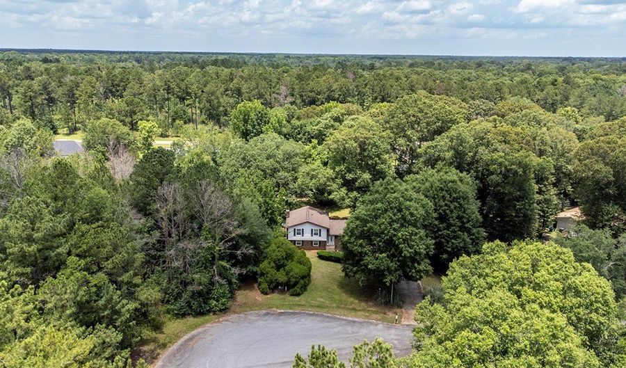 911 BENCHMARK Dr, Albany, GA 31721 - 4 Beds, 2 Bath