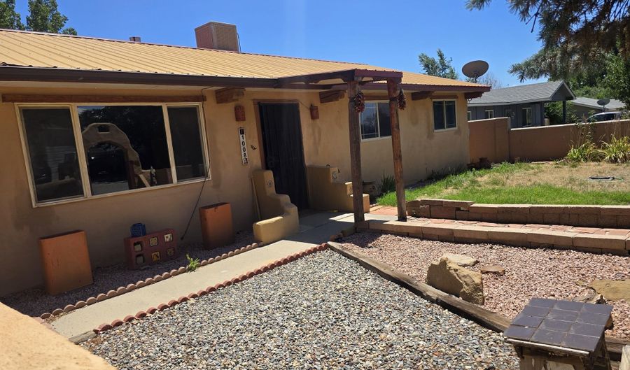 1008 CHAPARRAL St, Bloomfield, NM 87413 - 3 Beds, 2 Bath