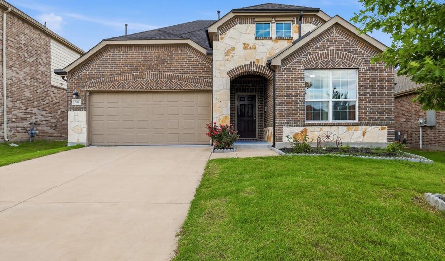 817 Adelyn St, Anna, TX 75409 - 4 Beds, 3 Bath