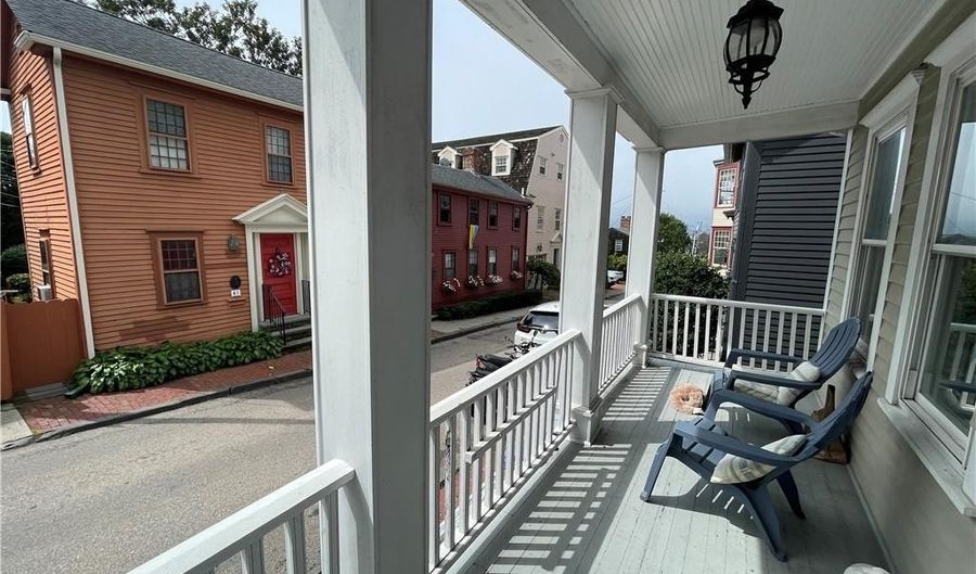 46 William St 2, Newport, RI 02840 - 2 Beds, 1 Bath