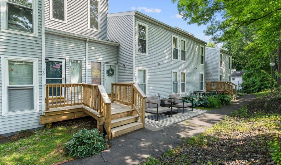 32 Glenview Dr 32, Cromwell, CT 06416 - 3 Beds, 3 Bath