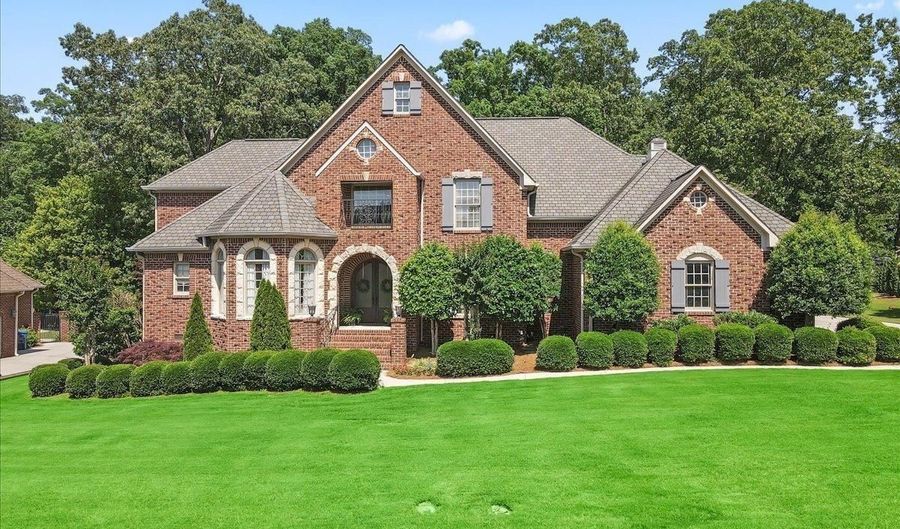 343 St Andrews Ln, Albertville, AL 35951 - 4 Beds, 4 Bath