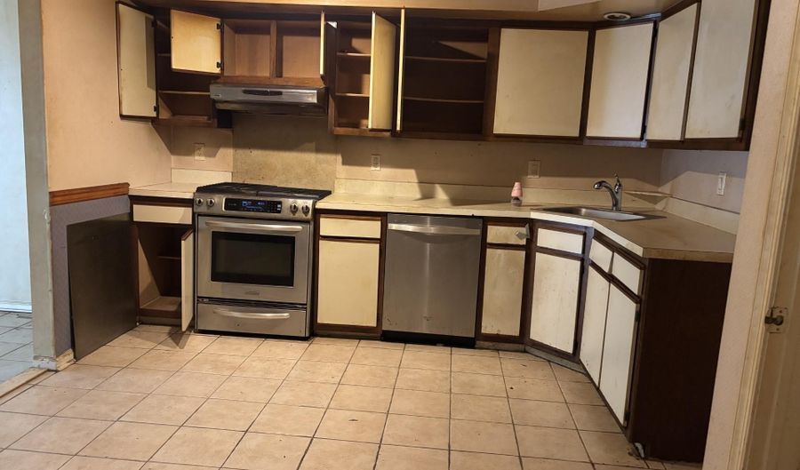 160 FENWAY Ave, Atco, NJ 08004 - 3 Beds, 2 Bath