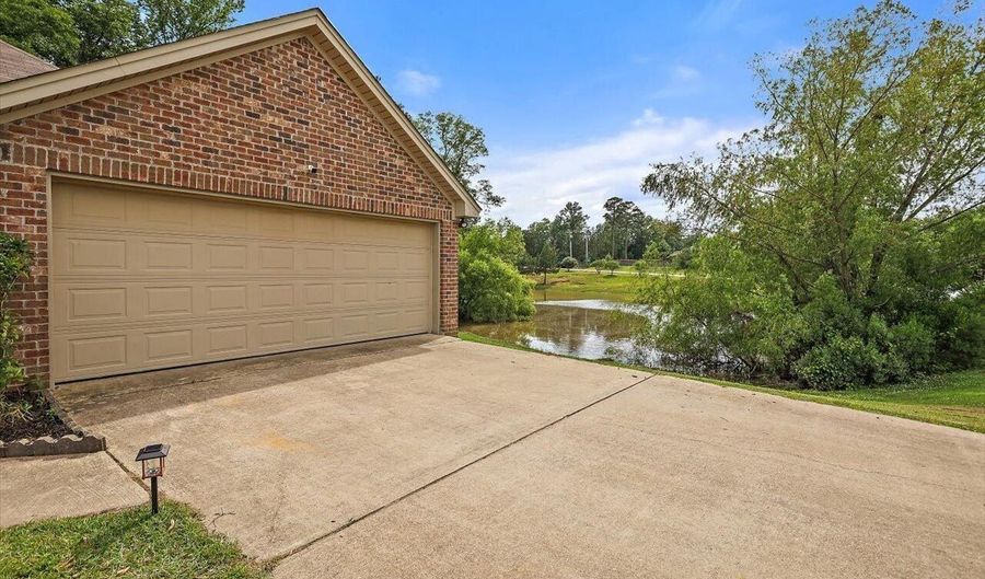 104 Greenfield Ridge Dr, Brandon, MS 39042 - 3 Beds, 2 Bath
