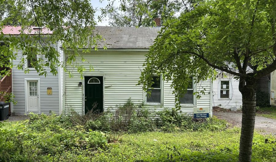 15 Florence St, Augusta, ME 04330 - 2 Beds, 1 Bath
