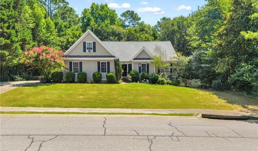 905 Daisy Ln, Athens, GA 30605 - 4 Beds, 2 Bath