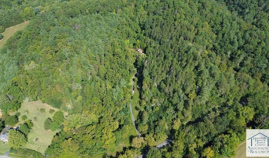 49 Cedar Hill Dr, Bassett, VA 24055 - 3 Beds, 3 Bath