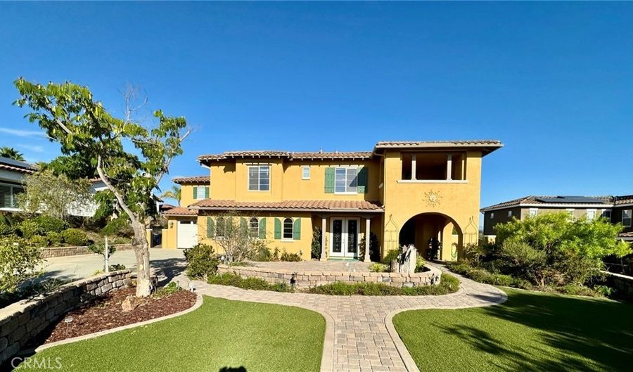 322 Amparo Dr, Escondido, CA 92025 - 5 Beds, 5 Bath