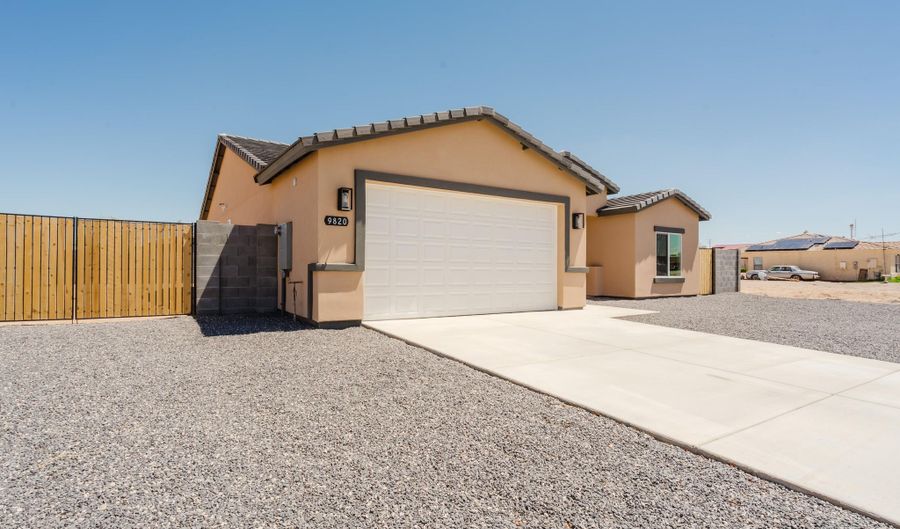 9820 W SUNBIRD Dr, Arizona City, AZ 85123 - 4 Beds, 2 Bath