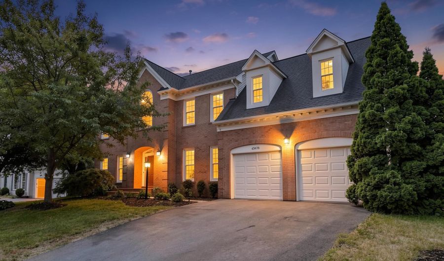43478 GOLDEN MEADOW Cir, Ashburn, VA 20147 - 4 Beds, 4 Bath