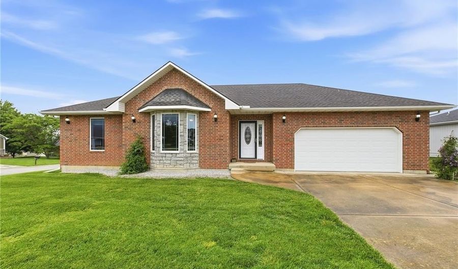 201 S Wilson St, Archie, MO 64725 - 3 Beds, 2 Bath