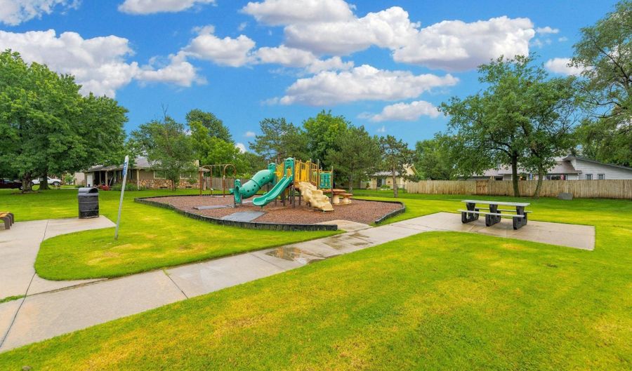 218 Aaron Dr, Andover, KS 67002 - 3 Beds, 2 Bath