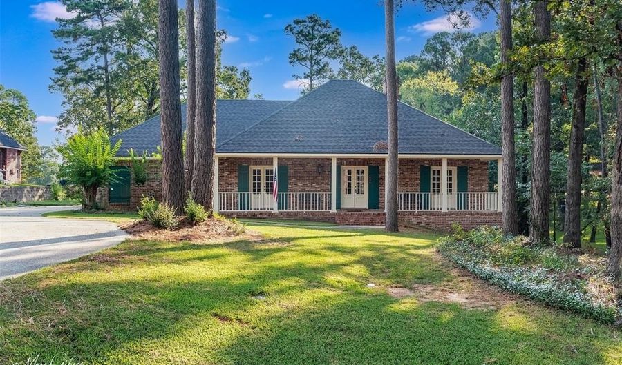 4936 Old Oak Dr, Benton, LA 71006 - 3 Beds, 2 Bath