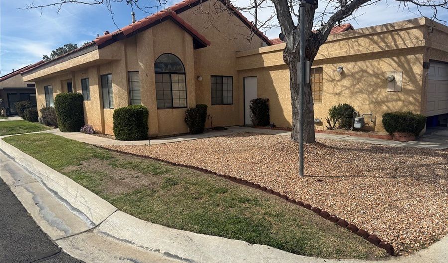 11620 Pepper, Apple Valley, CA 92308 - 2 Beds, 2 Bath