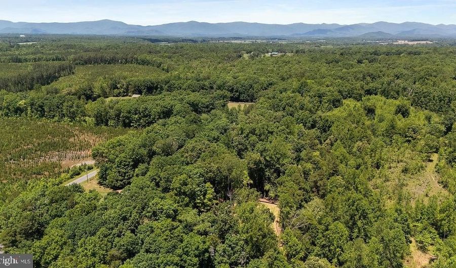 12121 ALBANO Rd, Barboursville, VA 22923 - 5 Beds, 3 Bath