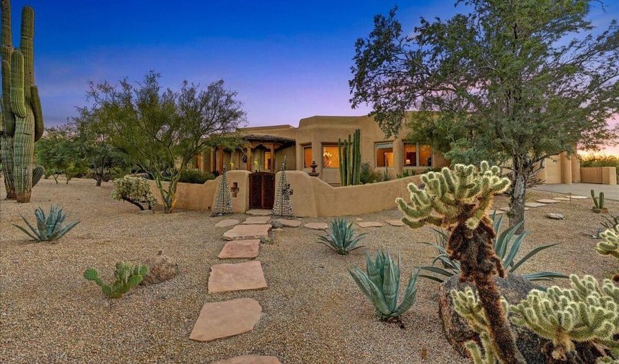 35078 N SOPHORA Dr, Carefree, AZ 85377 - 3 Beds, 3 Bath