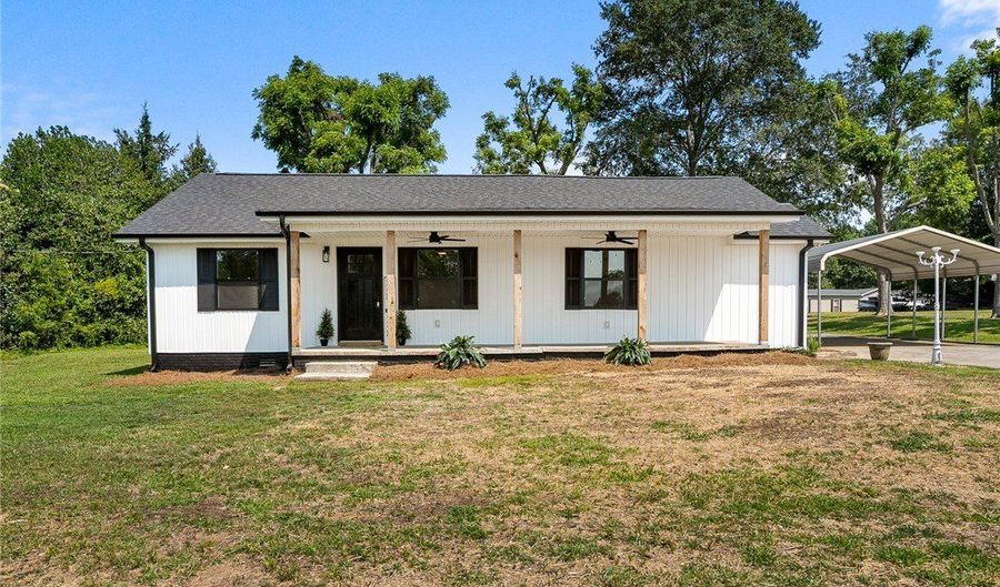 523 Crawford Rd, Belton, SC 29627 - 3 Beds, 3 Bath