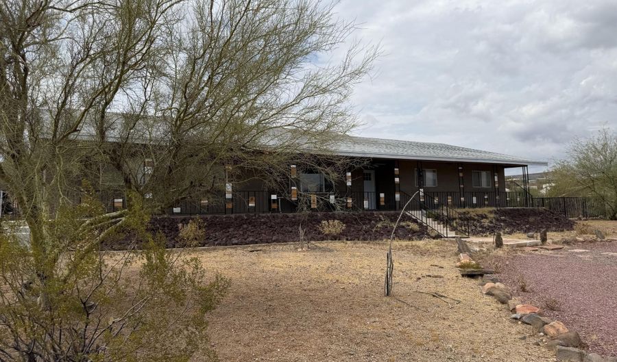 19080 E Indian Hills Dr, Black Canyon City, AZ 85324 - 4 Beds, 2 Bath