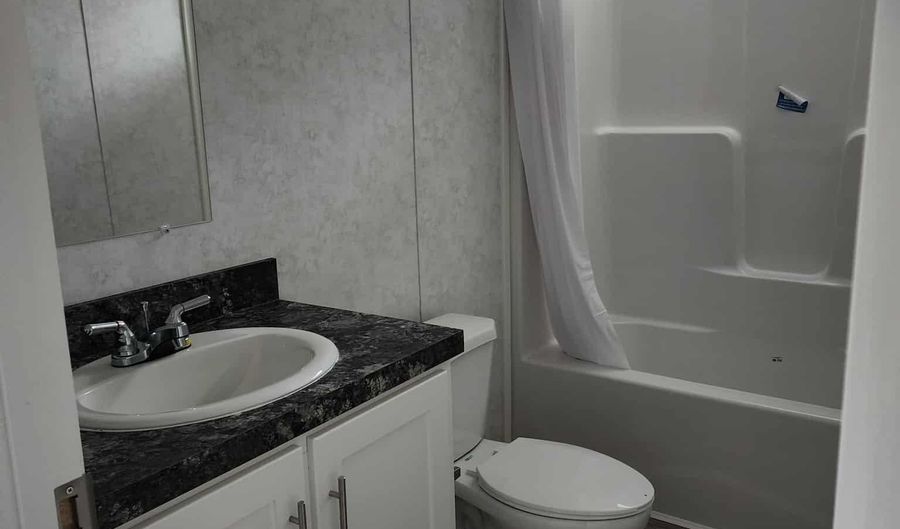 10 Cassie Ln, Bennington, VT 05201 - 2 Beds, 2 Bath